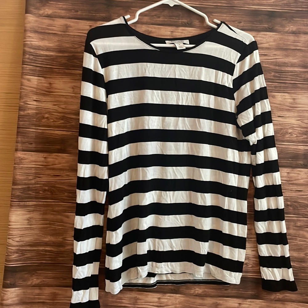 White House, Black market, black and white striped top